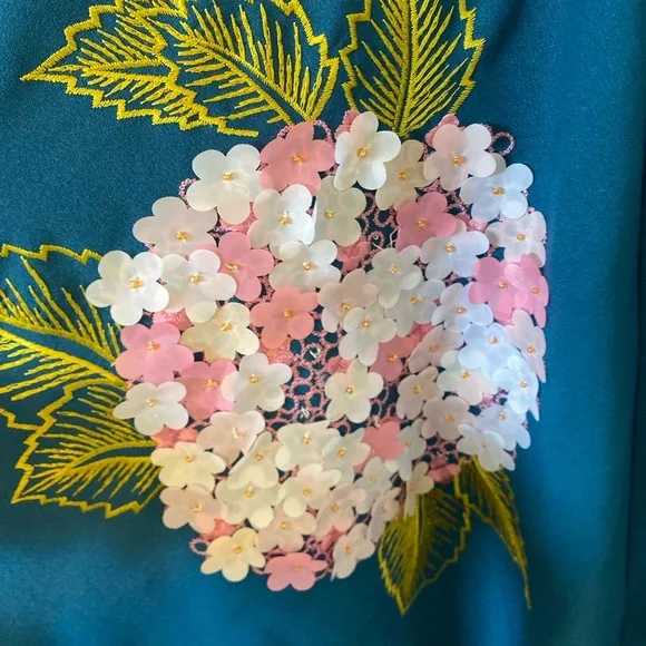 Varun Bahl Anthropologie Enbroidered Long Sleeve 3D Hydrangea Details - Picture 3 of 8